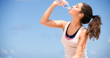 Žízeň je totiž stav, při kterém v těle chybí přibližně 1% vody.